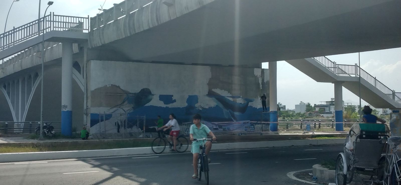 Bố Già vẽ tranh tường khu phố miễn phí Nha Trang